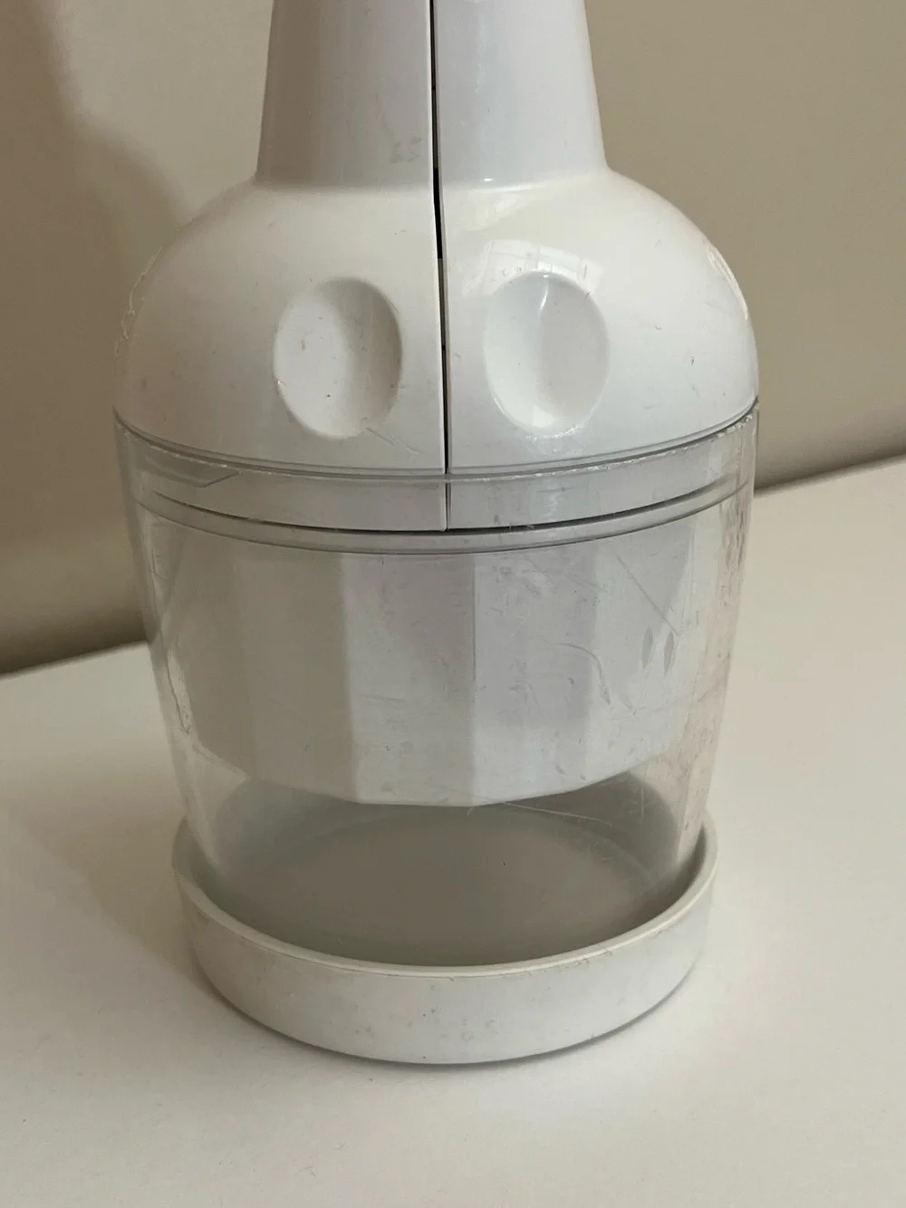 Pampered Chef White Hand Chopper Vegetable Cutter Kitchen Tool